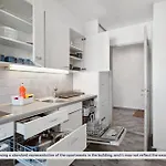 Comfortable In Oerlikon 20 Minutes Away From Airport Zürich