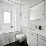 Comfortable In Oerlikon 20 Minutes Away From Airport Lägenhet *