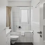 Comfortable In Oerlikon 20 Minutes Away From Airport Lägenhet