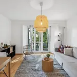 Lägenhet Comfortable In Oerlikon 20 Minutes Away From Airport *