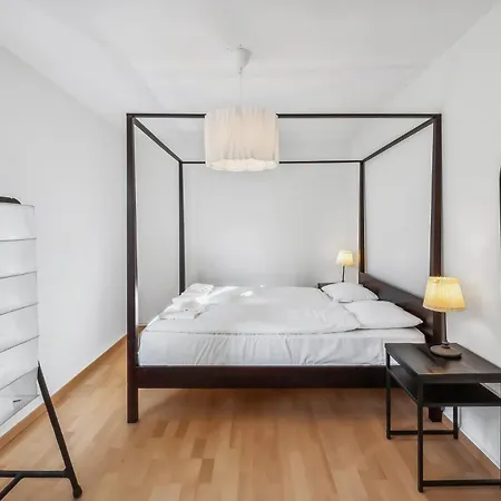 Lägenhet Comfortable In Oerlikon 20 Minutes Away From Airport *