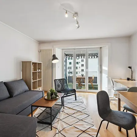 Comfortable In Oerlikon 20 Minutes Away From Airport Apartment *