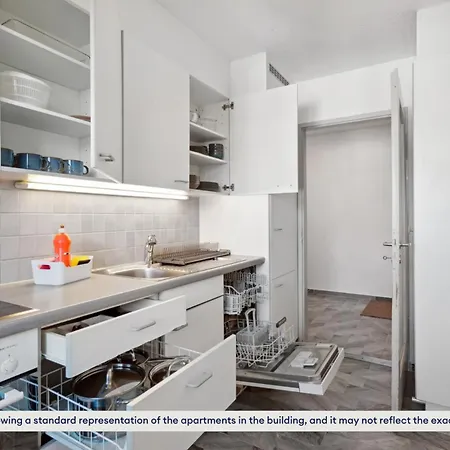 Comfortable In Oerlikon 20 Minutes Away From Airport Zurich