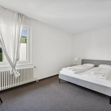 Comfortable In Oerlikon 20 Minutes Away From Airport