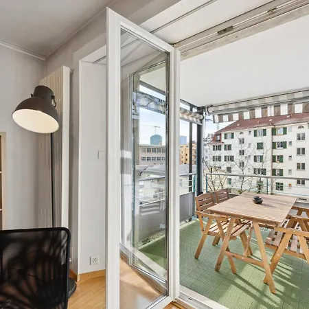 Comfortable In Oerlikon 20 Minutes Away From Airport Appartement