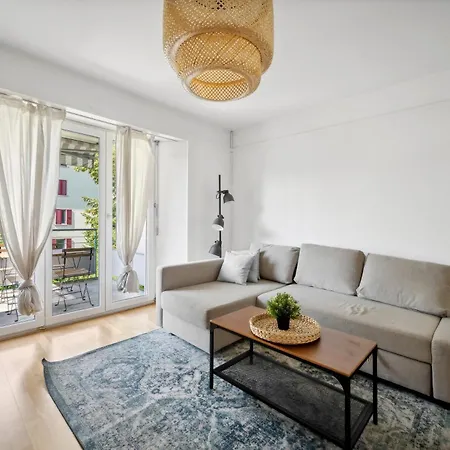 Lejlighed Comfortable In Oerlikon 20 Minutes Away From Airport