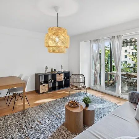 Lejlighed Comfortable In Oerlikon 20 Minutes Away From Airport Zürich