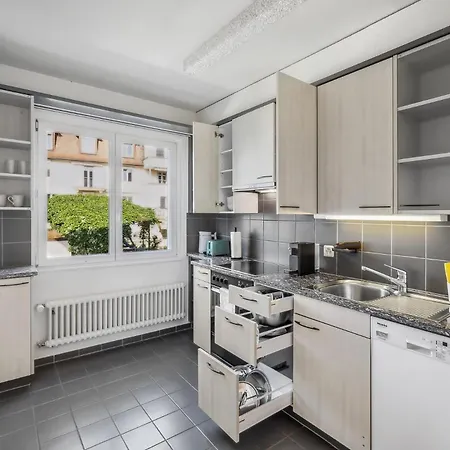 Comfortable In Oerlikon 20 Minutes Away From Airport *