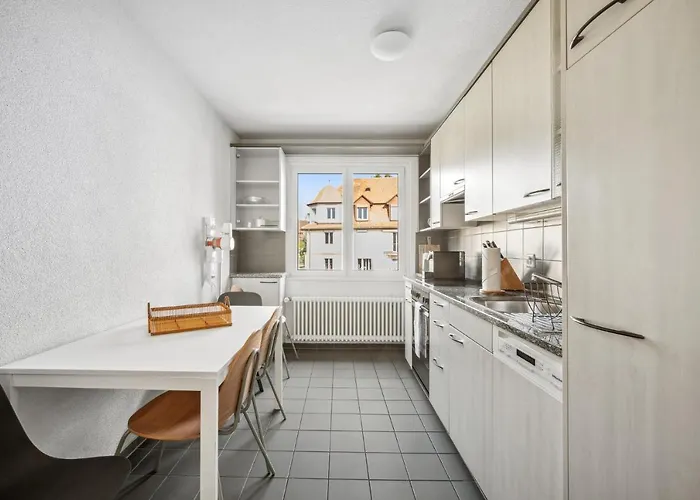 Comfortable In Oerlikon 20 Minutes Away From Airport *