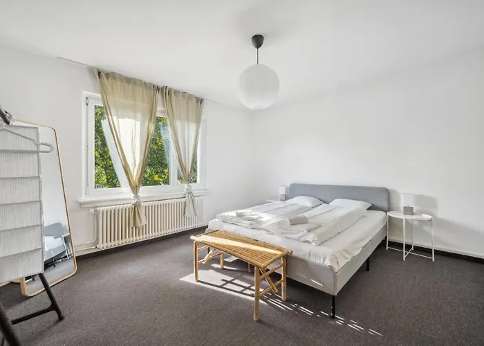 Lägenhet Comfortable In Oerlikon 20 Minutes Away From Airport Zürich