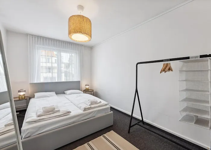 Comfortable In Oerlikon 20 Minutes Away From Airport Zürich