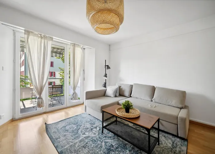Lägenhet Comfortable In Oerlikon 20 Minutes Away From Airport