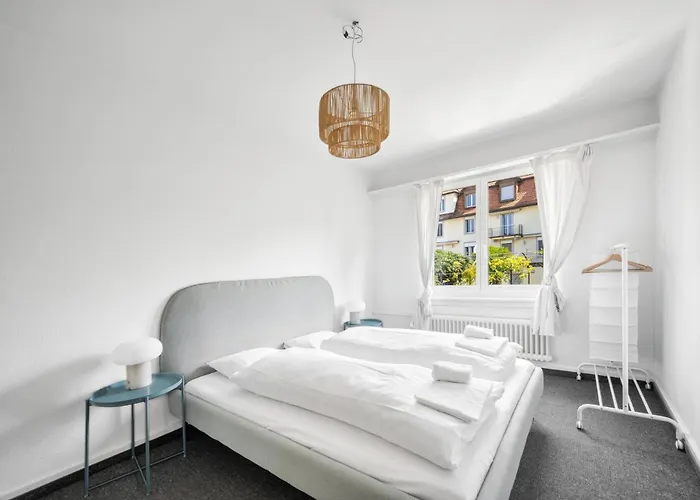 Lägenhet Comfortable In Oerlikon 20 Minutes Away From Airport