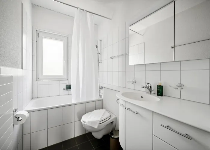 Comfortable In Oerlikon 20 Minutes Away From Airport Lägenhet *