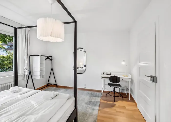 아파트 Comfortable In Oerlikon 20 Minutes Away From Airport *