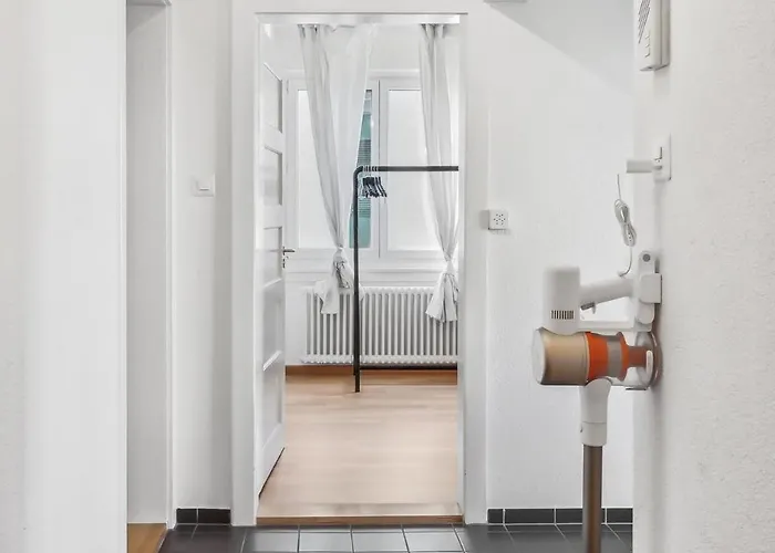 Comfortable In Oerlikon 20 Minutes Away From Airport 아파트 *