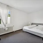 Comfortable In Oerlikon 20 Minutes Away From Airport