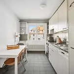 Comfortable In Oerlikon 20 Minutes Away From Airport *