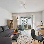 Comfortable In Oerlikon 20 Minutes Away From Airport Apartment *