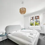 Apartment Comfortable In Oerlikon 20 Minutes Away From Airport