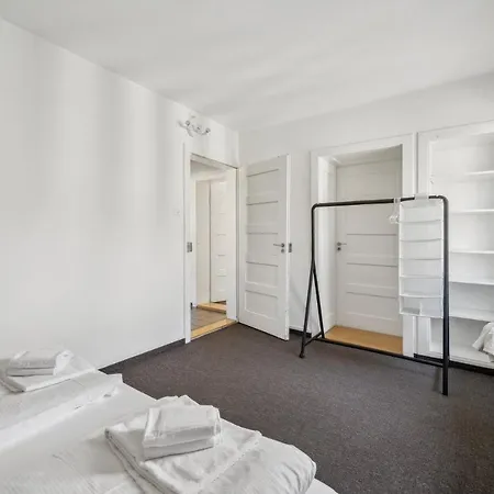 Comfortable In Oerlikon 20 Minutes Away From Airport Lägenhet Zürich