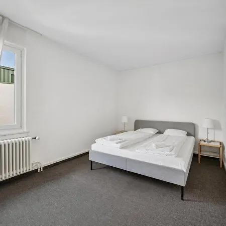Lägenhet Comfortable In Oerlikon 20 Minutes Away From Airport