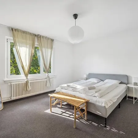 Apartamento Comfortable In Oerlikon 20 Minutes Away From Airport Zurique