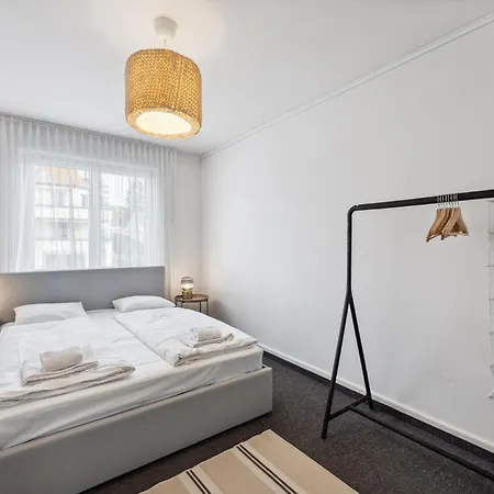 Comfortable In Oerlikon 20 Minutes Away From Airport Zurique