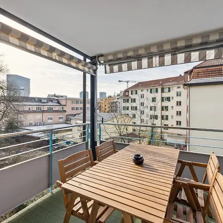 Lägenhet Comfortable In Oerlikon 20 Minutes Away From Airport Zürich
