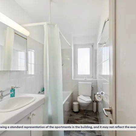 Comfortable In Oerlikon 20 Minutes Away From Airport Lägenhet