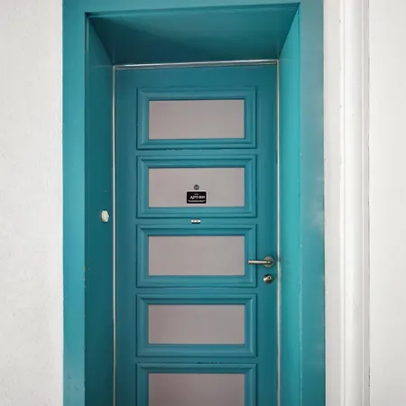 Comfortable In Oerlikon 20 Minutes Away From Airport Apartamento