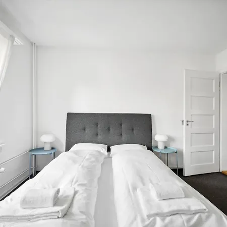 Lägenhet Comfortable In Oerlikon 20 Minutes Away From Airport