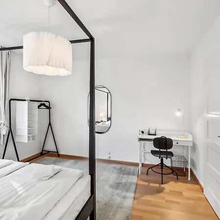 Lägenhet Comfortable In Oerlikon 20 Minutes Away From Airport *