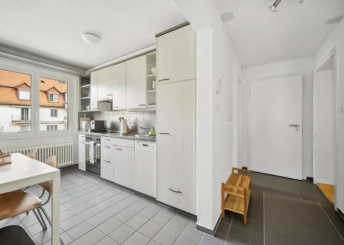 Apartamento Comfortable In Oerlikon 20 Minutes Away From Airport *