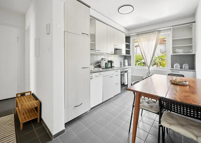 Comfortable In Oerlikon 20 Minutes Away From Airport *