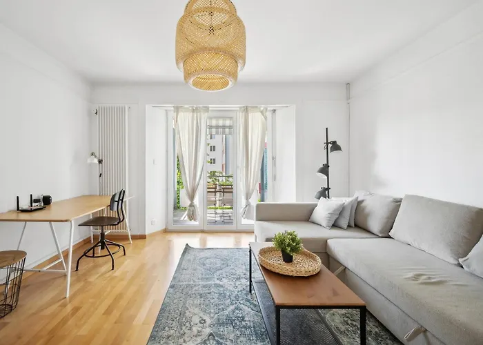 Comfortable In Oerlikon 20 Minutes Away From Airport Apartamento Zurique