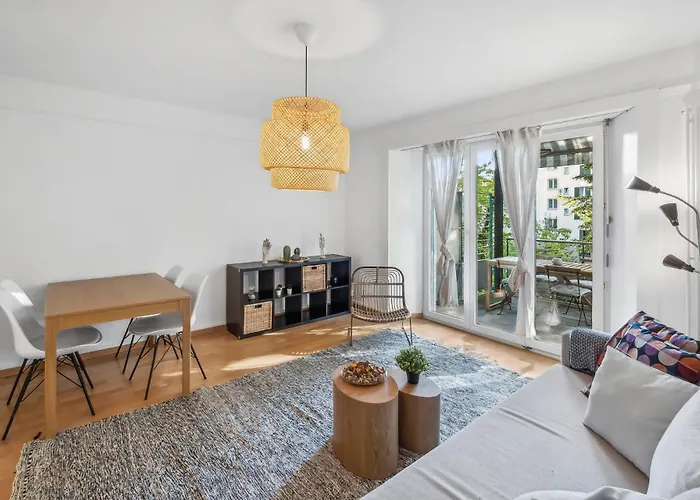 Apartamento Comfortable In Oerlikon 20 Minutes Away From Airport Zurique