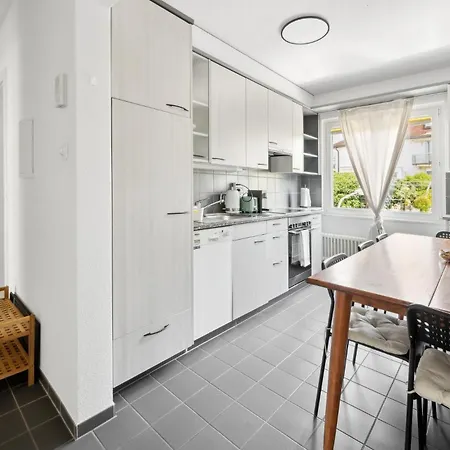 Comfortable In Oerlikon 20 Minutes Away From Airport *