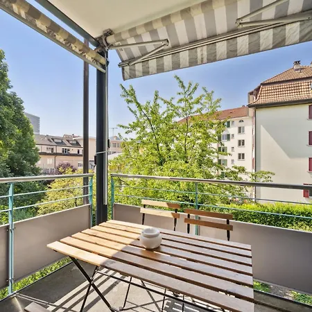 Comfortable In Oerlikon 20 Minutes Away From Airport
