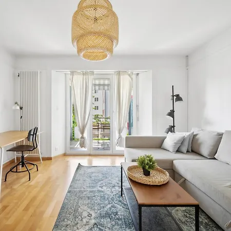 Comfortable In Oerlikon 20 Minutes Away From Airport Appartamento Zurigo